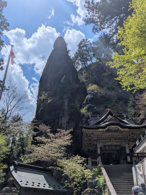 榛名神社の御姿岩